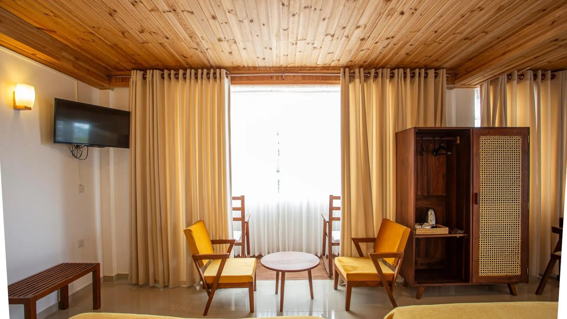 Country Club Nuwara Eliya Hotel