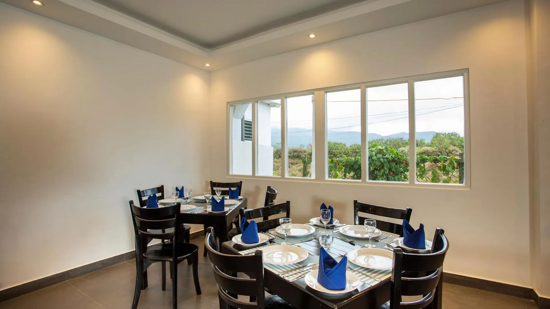Country Club Nuwara Eliya Hotel