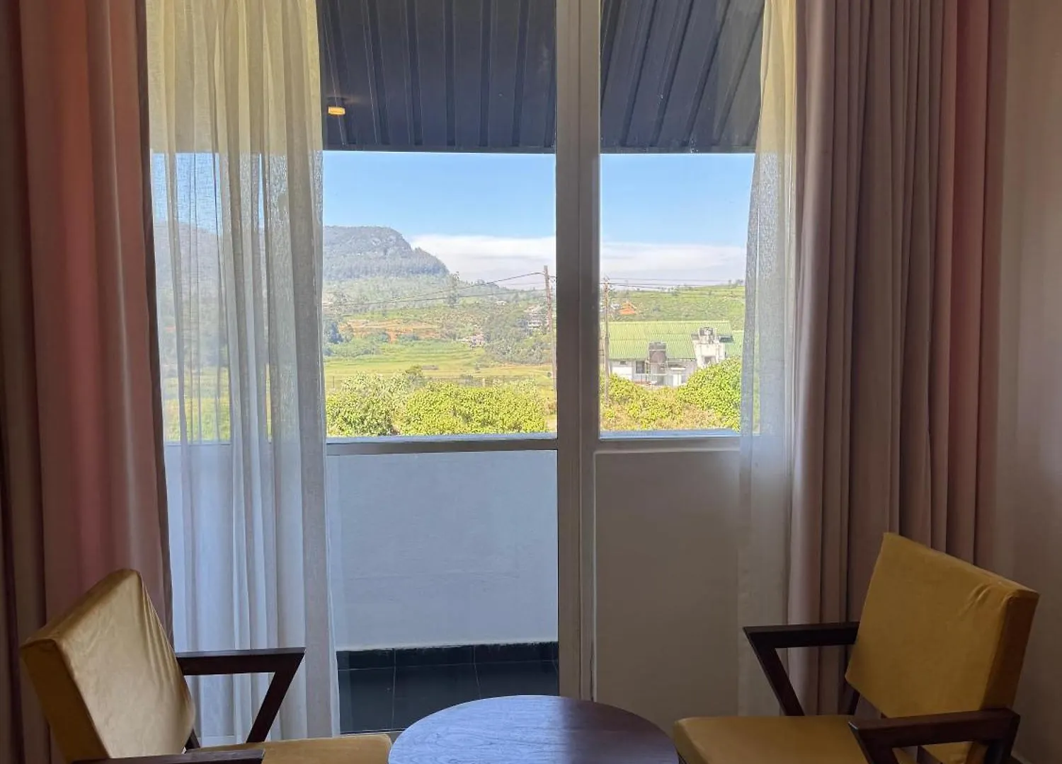 Country Club Nuwara Eliya Hotel